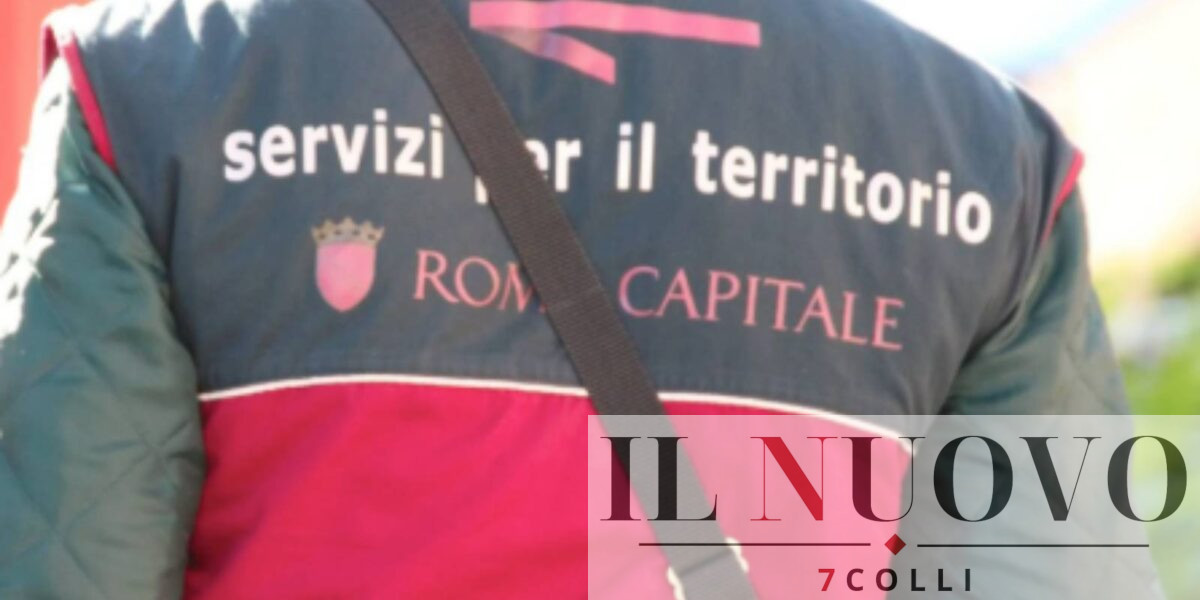 Roma, un classico controllore Atac in servizio