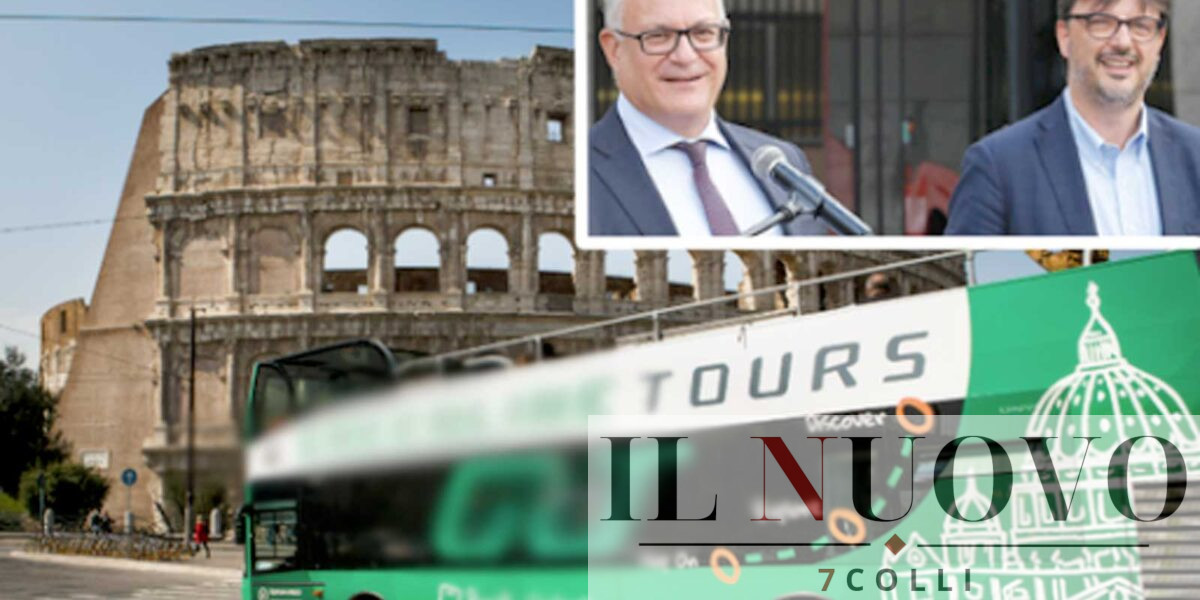 Roma, sullo sfondo un bus da e per gli aeroporti di Fiumicino e Ciampino dal Colosseo, in primo piano l'assessore alla Mobilità Patanè e il sindaco Gualtieri