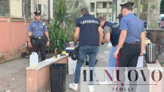 Roma, sequestrate 10 molotov preparate con bottiglie di birra: alta tensione al Quarticciolo