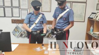 Roma, droga occultata sotto il sedile per le consegne a domicilio: arrestate due persone