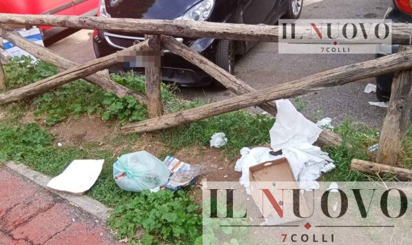 Roma, degrado in piazza dei Consoli