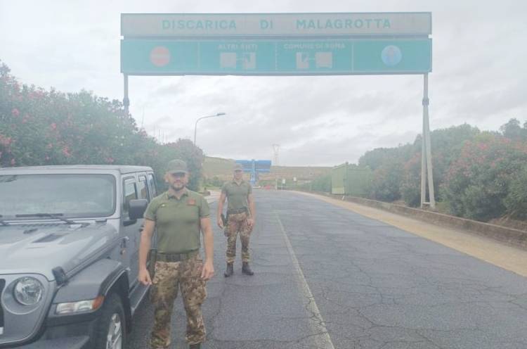 Roma, l'esercito presidia la discarica di Malagrotta