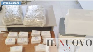 Roma, finto facchino trasportava 2 kg di droga in un climatizzatore: un arresto