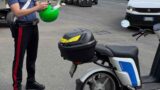 Roma, sorpreso a rubare scooter: a casa lo aspettavano dosi di shaboo