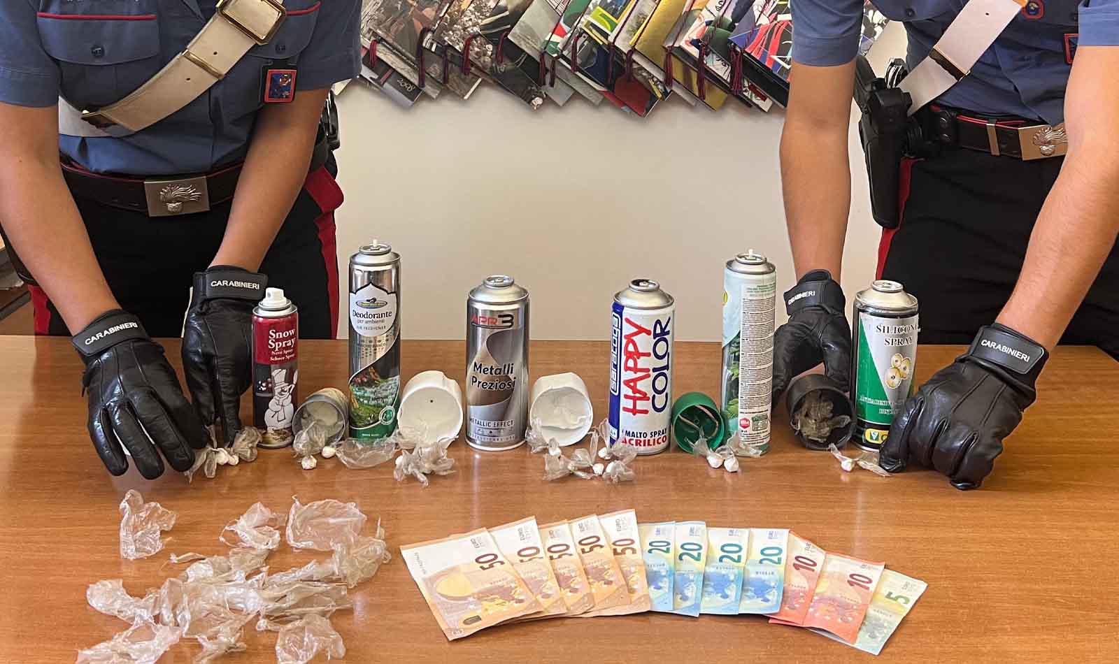 Roma, ufficio edile stupefacente dosi nei tappi delle bombolette, arrestato 57enne già ai domiciliari