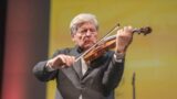 La star del violino Uto Ugo a Ostia per un concerto gratuito: quando e dove