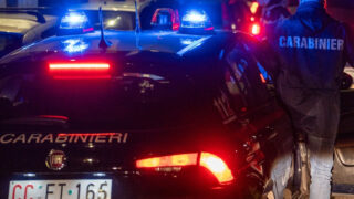 Roma, molotov contro la finestra di un appartamento all’Alberone: esplosione nella notte
