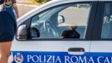 Ostia, butta la droga dal balcone per non farsi beccare: ma sotto ci sono gli agenti