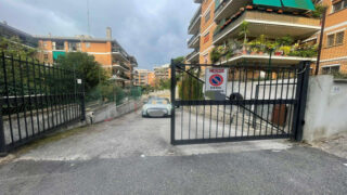 Roma, rubate ruote e cerchioni da un’auto in un garage condominiale al Nuovo Salario, il racconto della vittima