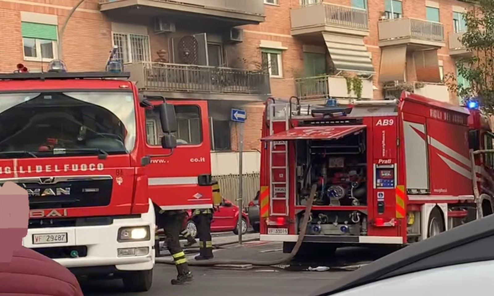 Incendio in appartamento a Roma