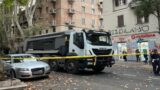 Roma, 83enne investito da un 46enne alla guida di un autocarro a Torpignattara muore in ospedale (FOTO)