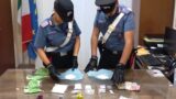 Roma, ingoia 102 ovuli di cocaina: aspettano che li espella, poi l’arrestano