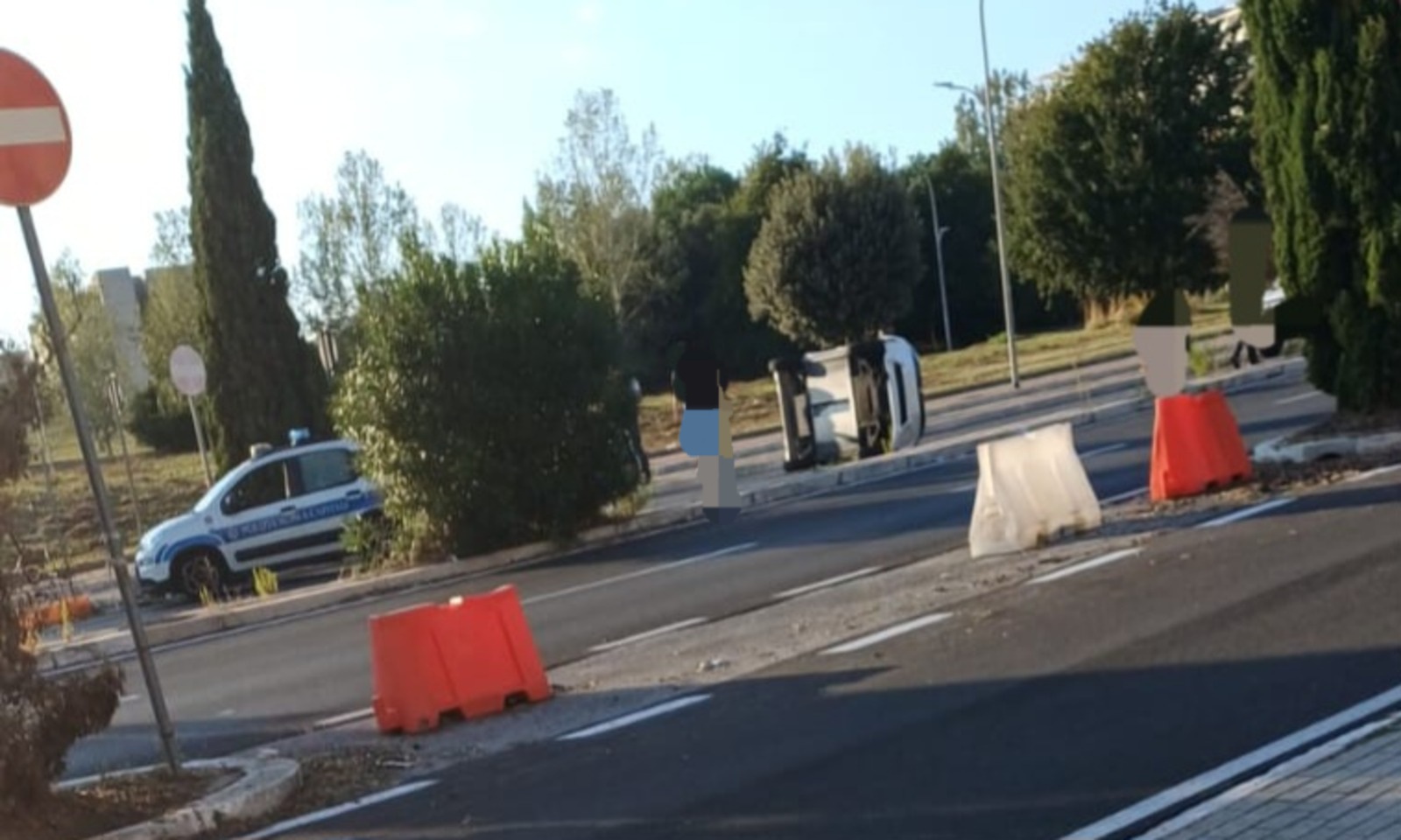 Microcar si ribalta a Porta di Roma