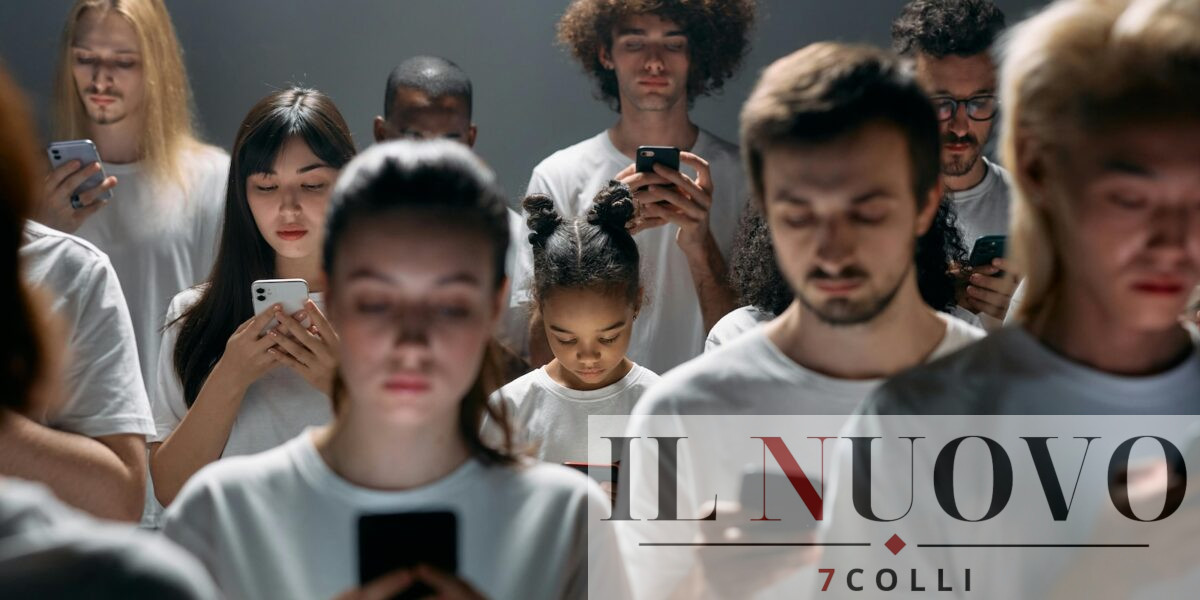 Persone al telefono cellulare