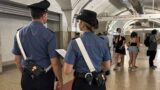 Roma, borseggiatori scatenati in metro: otto arresti in poche ore