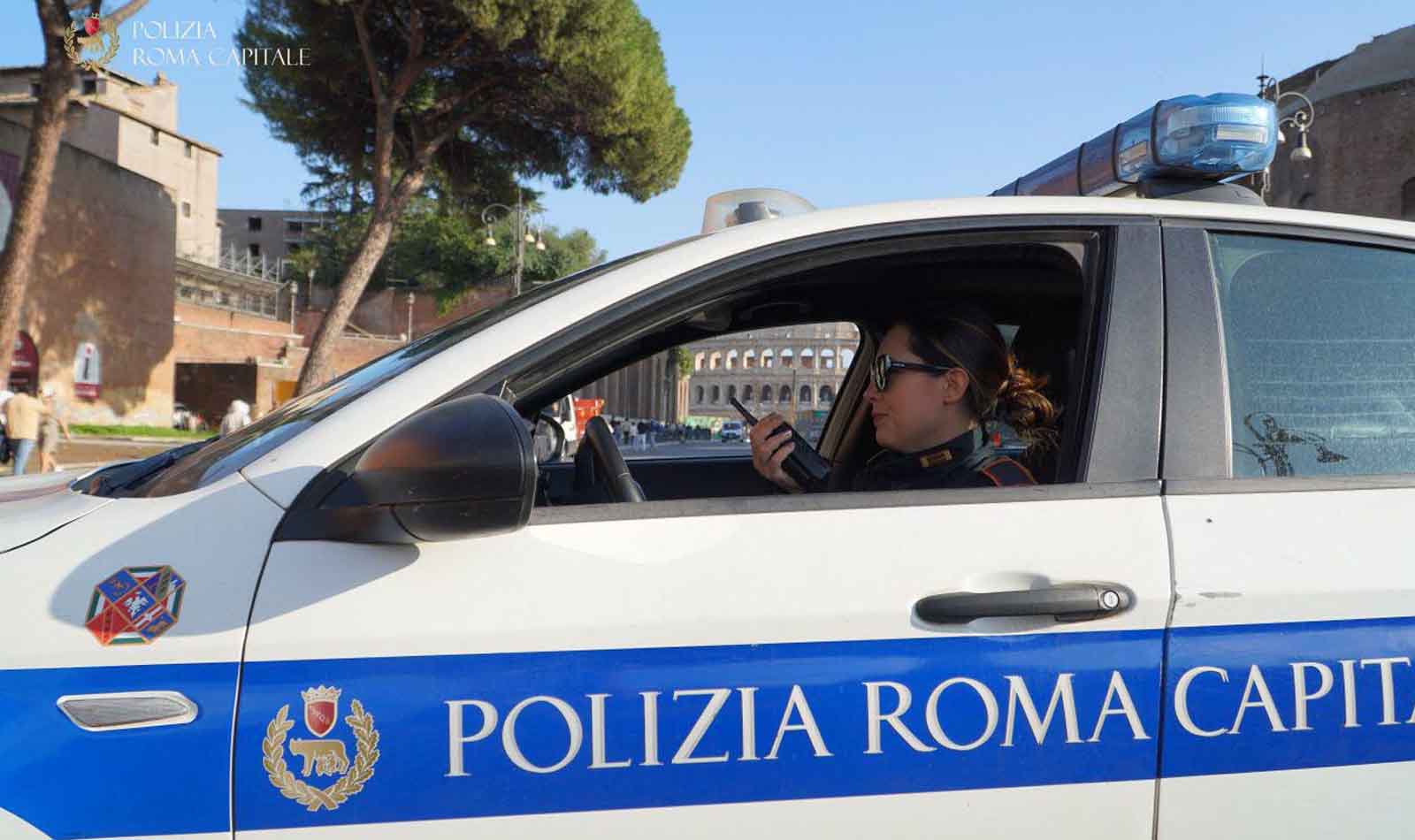 Roma, Polizia Locale in azione in centro