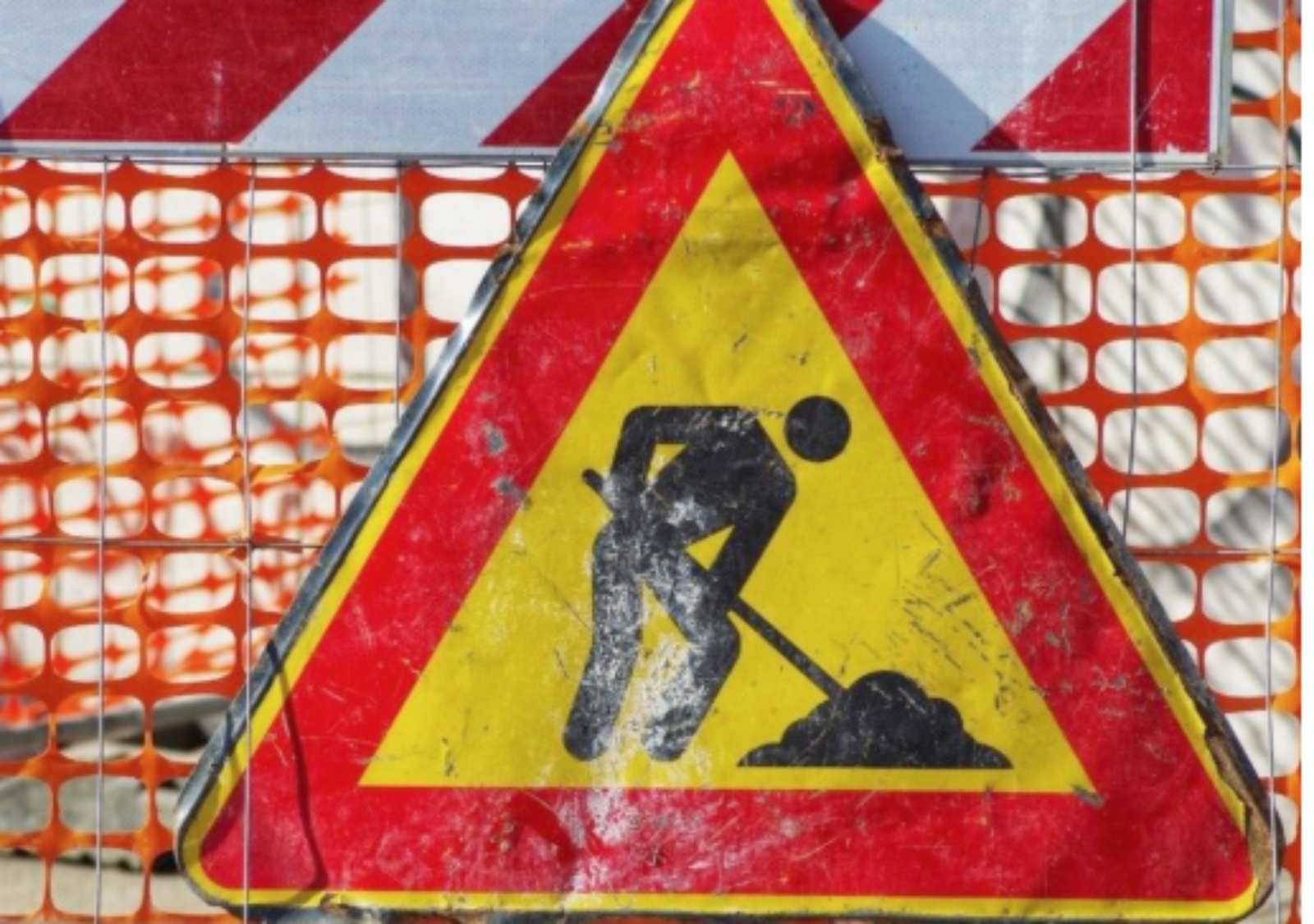 Roma, un cartello di cantiere