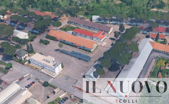 Roma, sullo sfonda la ex caserma dei carabinieri su via del Trullo, foto Google Maps