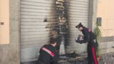 Roma, saracinesca del ristorante in fiamme, ipotesi incendio doloso