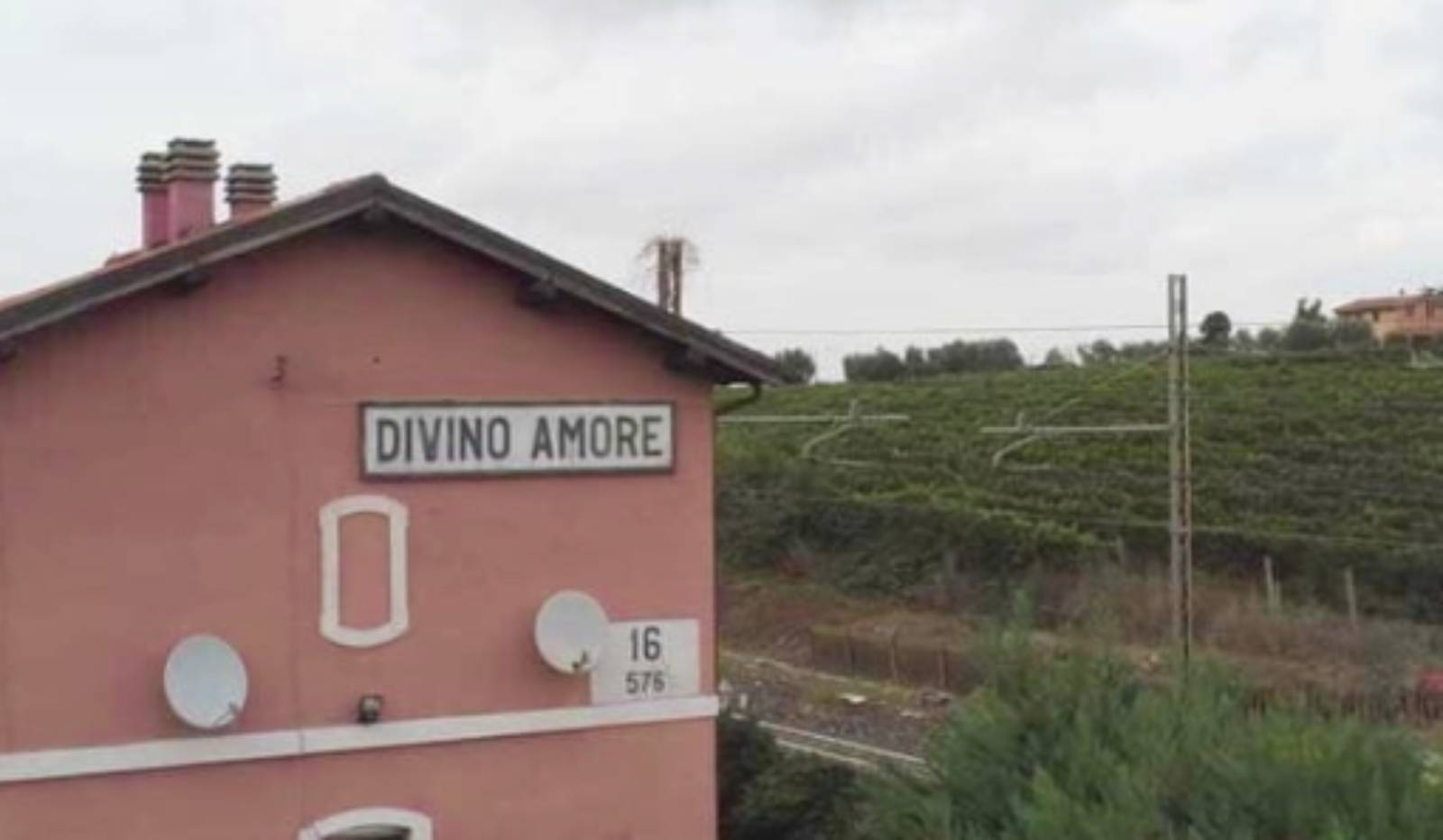 Roma, la stazione Divino Amore