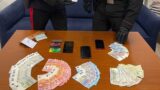 Roma, fermato nella metro A con POS illegale e 7 carte di credito rubate
