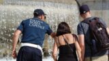 Roma, 41enne senza documenti prova a tuffarsi nella Fontana dell’Adriatico