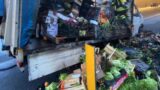 Roma, camion di frutta si ribalta sul GRA al km 10+200 corsia esterna: traffico deviato