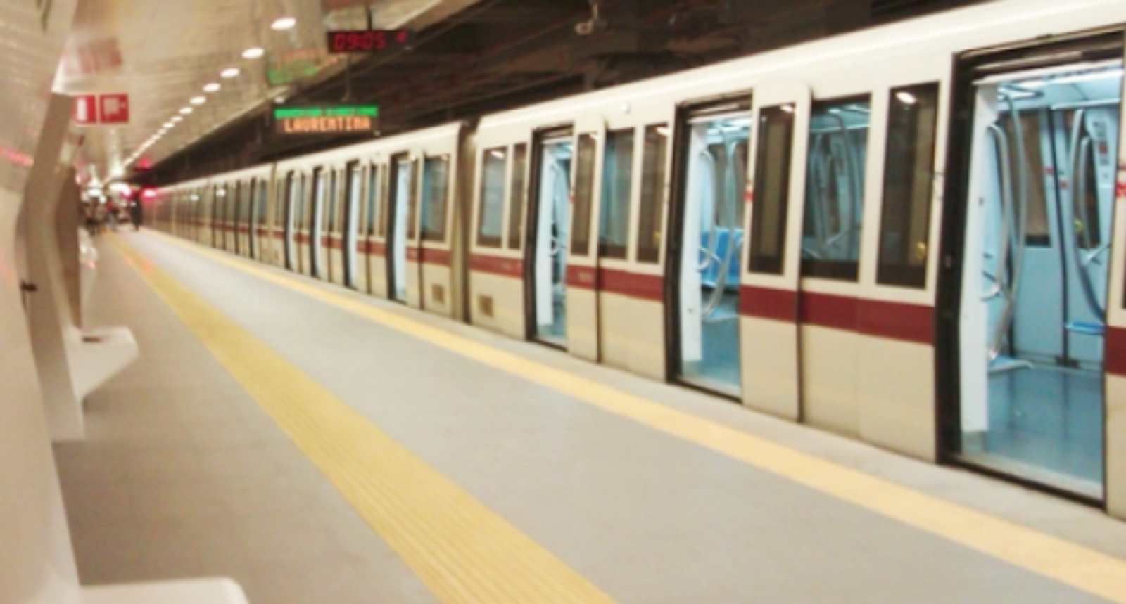 Roma, un vagone della metro