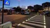 Roma, 16 strisce pedonali luminose salva-pedoni per 15 Municipi: l’elenco delle vie interessate