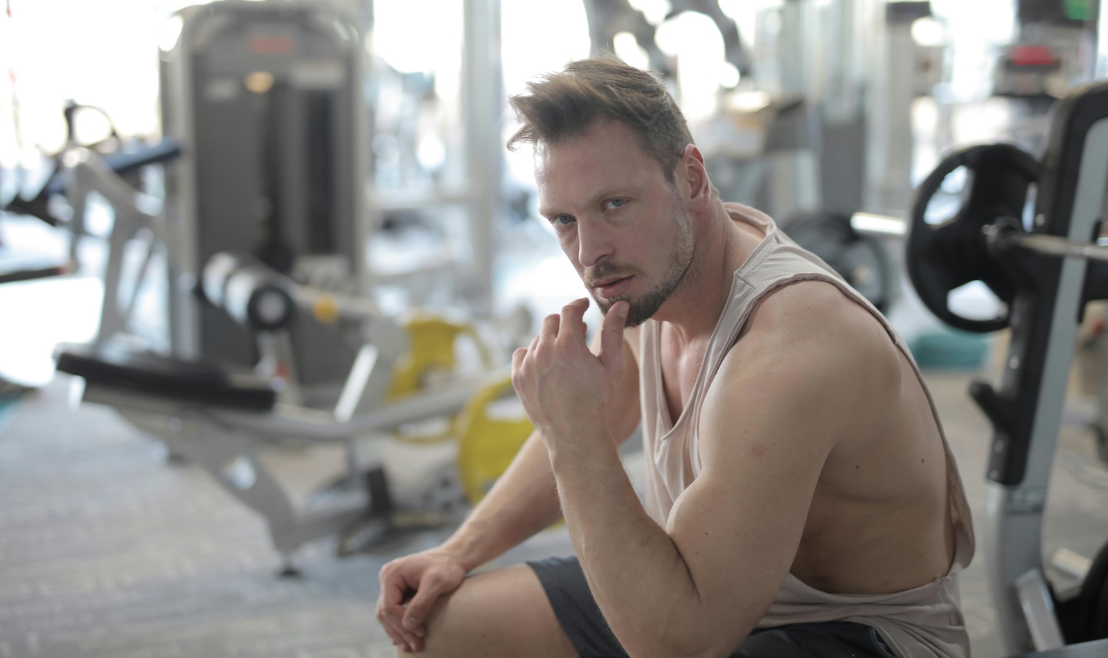 Uomo in palestra