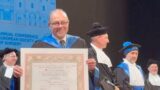 Carlo Verdone riceve la laurea honoris causa in Medicina: “Il sorriso come terapia”