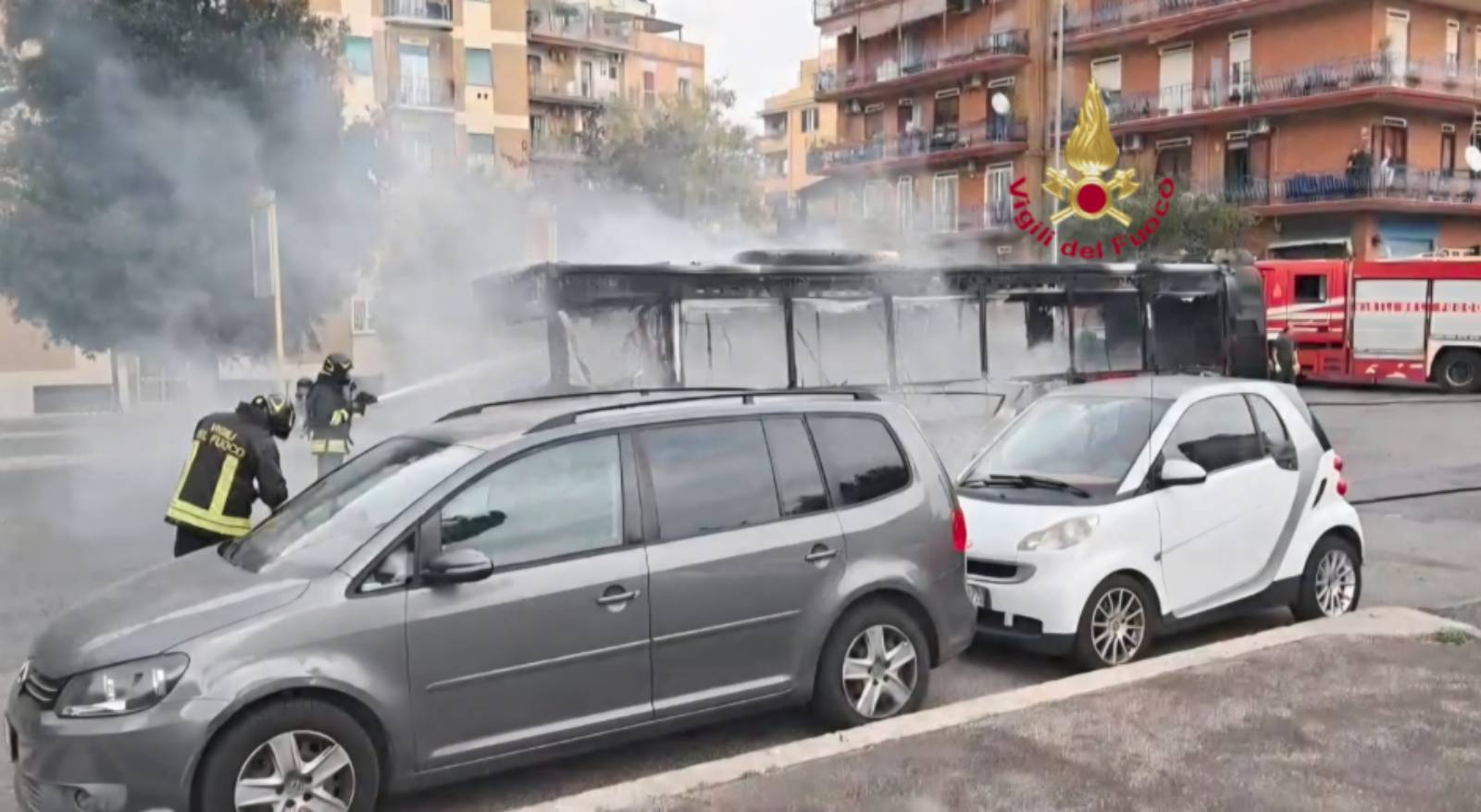 Bus Atac in fiamme a Roma