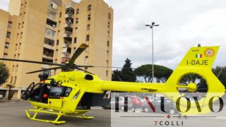 Pomezia, cade dalla scala: grave 73enne, interviene l’eliambulanza (FOTO E VIDEO)