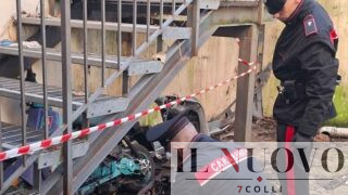 Albano Laziale, auto rubate e rifiuti pericolosi in un garage condominiale