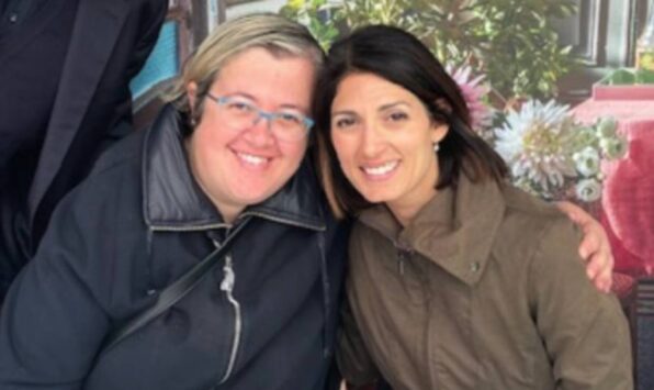 Da sinistra, la consigliera Carla Canale (IX Municipio) e l'ex sindaca Virginia Raggi