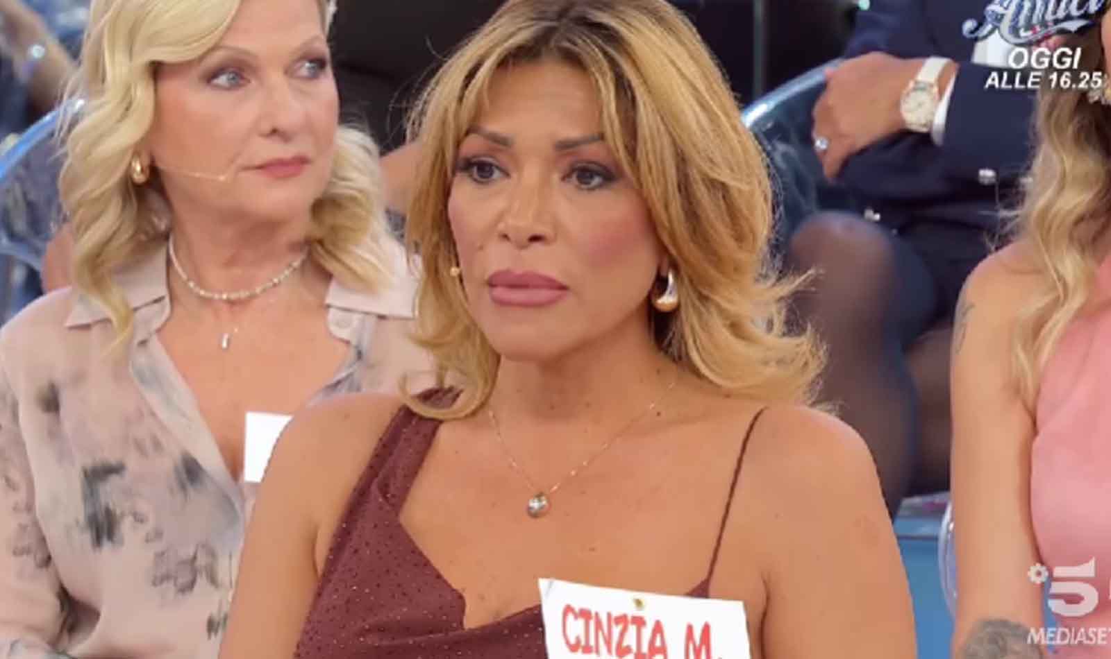 Cinzia M dama Trono Over Uomini e Donne