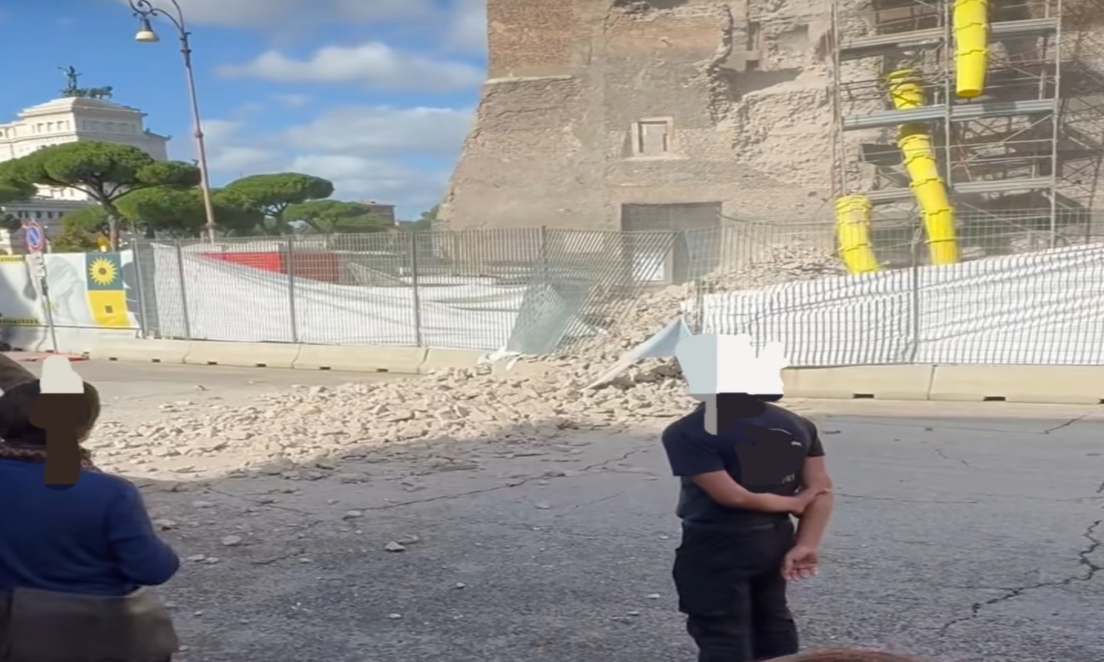 Crollo Torre dei Conti a Roma