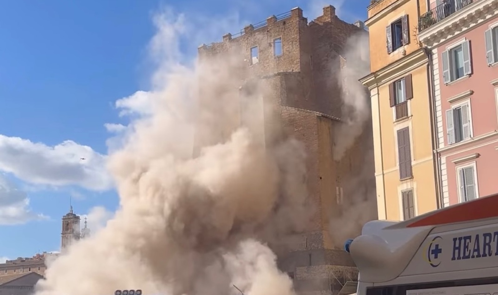 Crollo Torre dei Conti