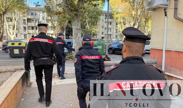 I Carabinieri durante i controlli antidroga al Quarticciolo