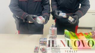 Fiumicino, arrestato 22enne: trasportava 2,5 kg di droga in auto