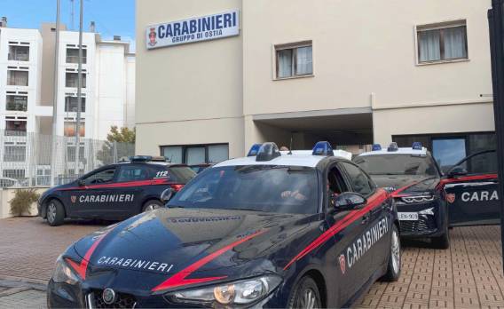 Carabinieri in azione a Ostia