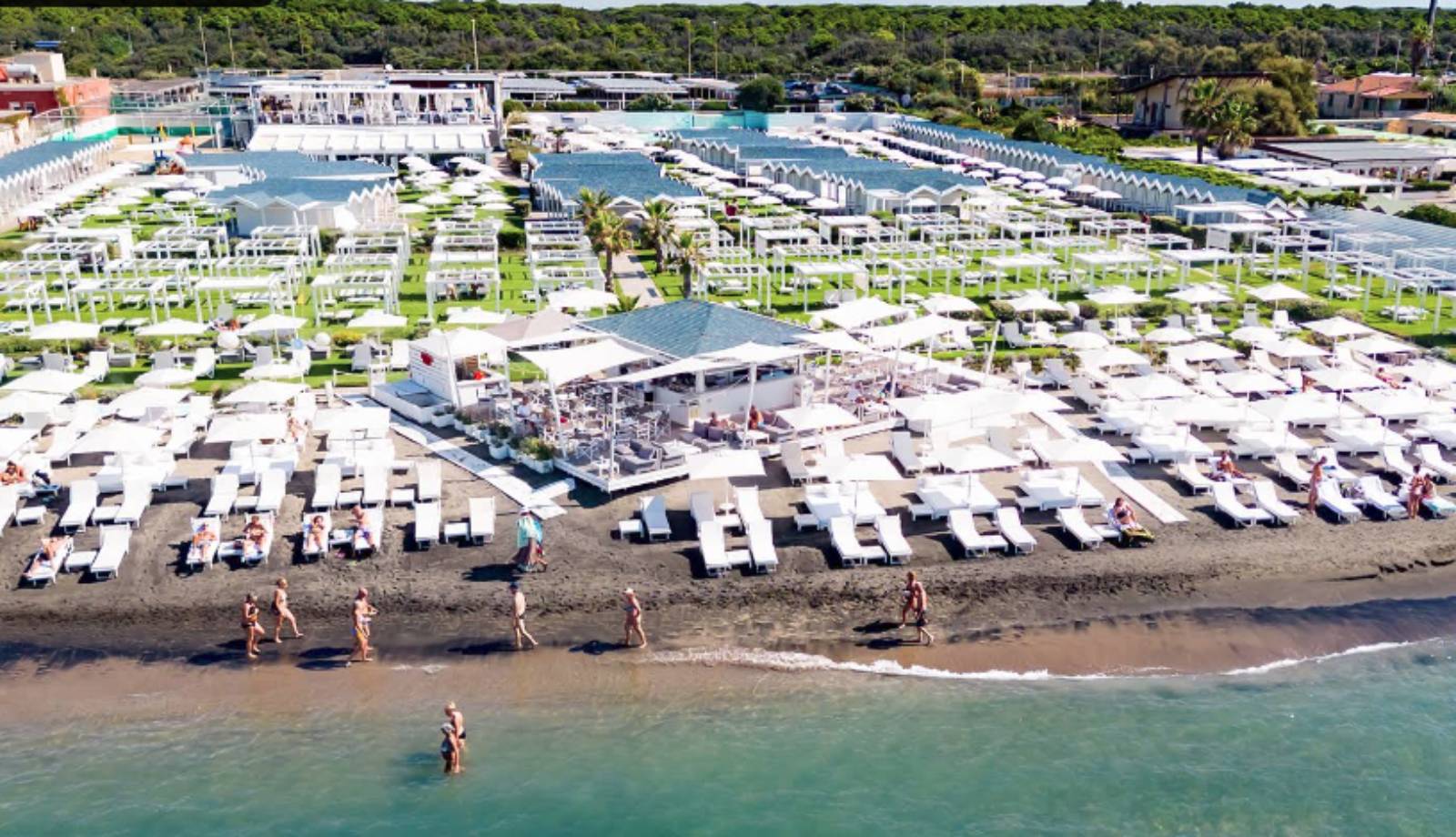 Ostia, l'ex stabilimento attivo sul litorale