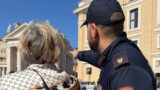 Roma, “Dobbiamo controllare se hai lei la refurtiva”: truffano 65enne e le portano via tutti i gioielli