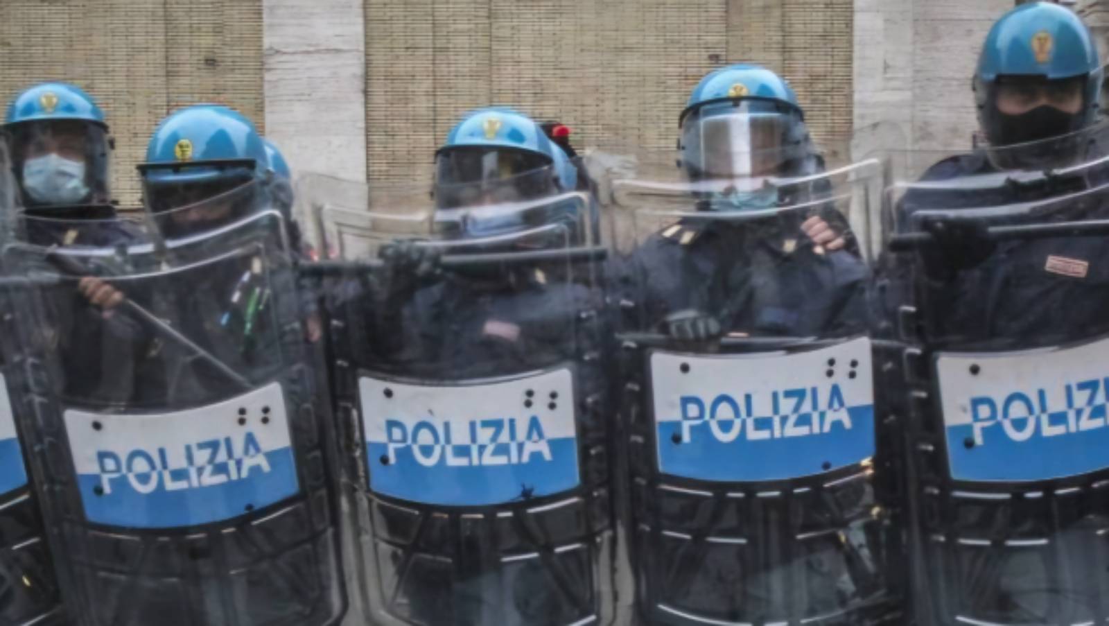 Roma, polizia a presidio dello stadio Olimpico