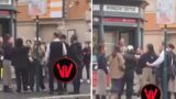 Roma, allarme borseggiatori a via del Corso: turista reagisce e acchiappa la ‘predatrice’ per i capelli