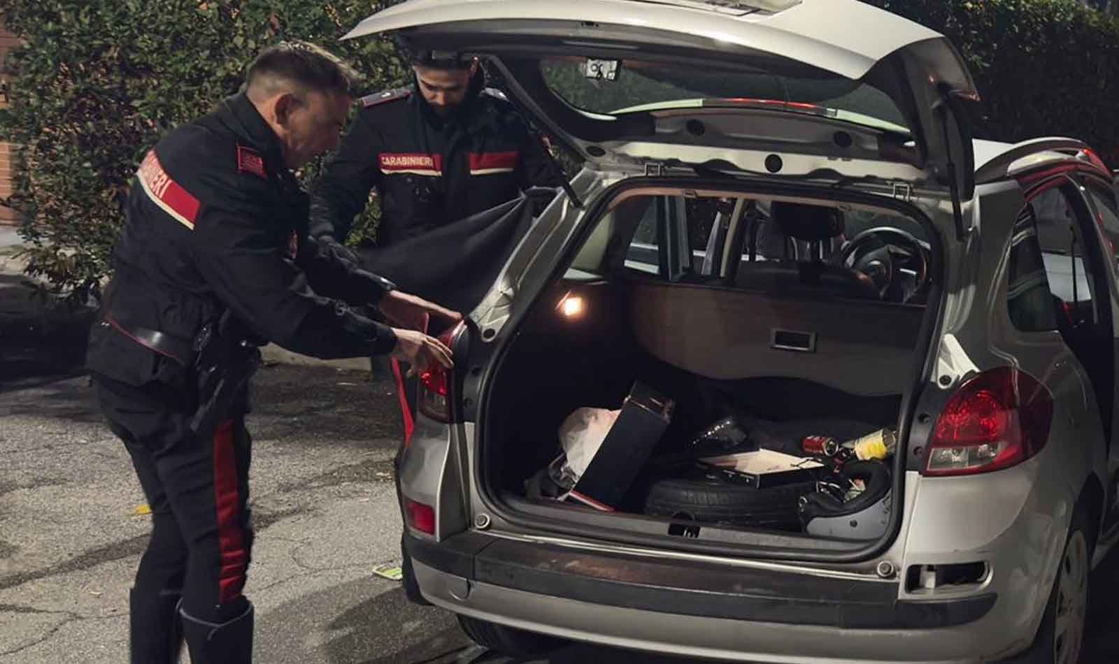 Roma, Carabinieri in via Tuscolana cocaina rosa rame