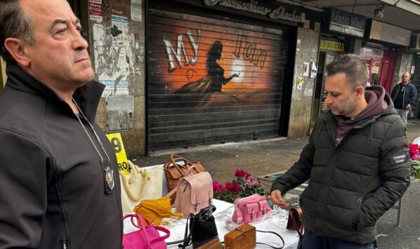 Roma, mercato del falso Tor Bella Monaca via Quaglia il Vice Comandante del Corpo Stefano Napoli (direzione Sicurezza Urbana )