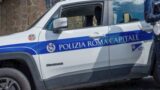 Roma ruba bottiglie di superalcolici in un market in centro, arrestato un uomo