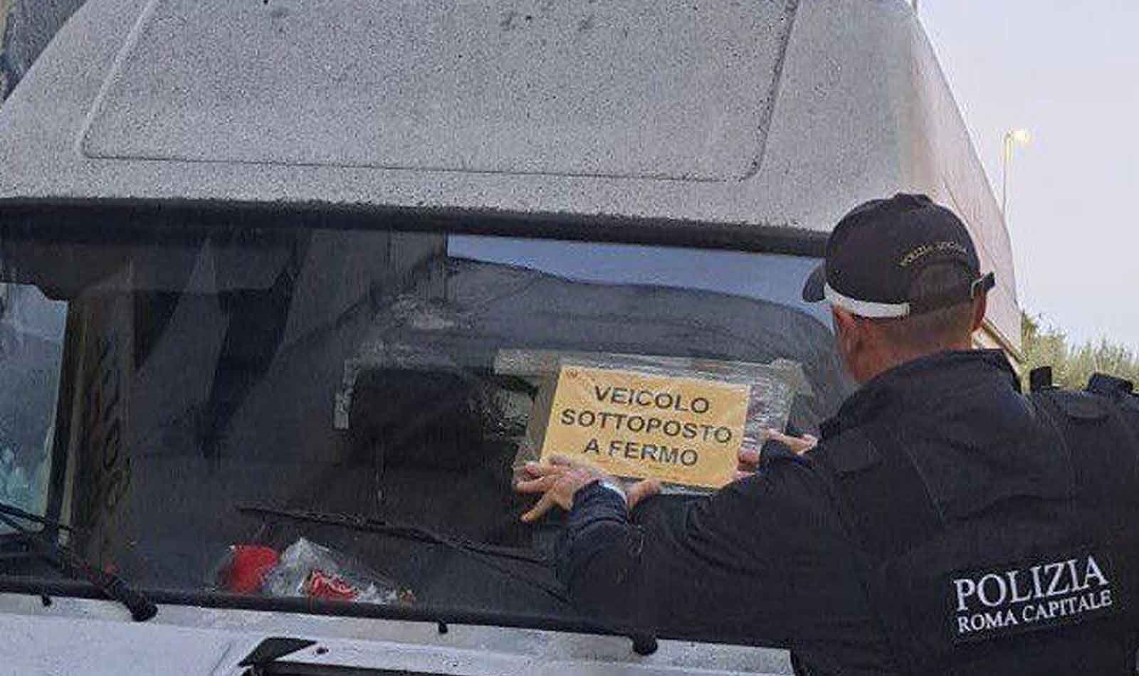 Roma, rifiuti pericolosi via Salviati