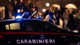 Roma, armato di coltello semina il panico tra i passanti, poi ferisce un carabiniere